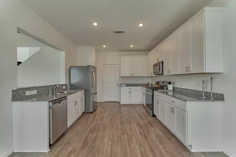 Kitchen - 5406 Balerna St, Spring, TX 77373 photo 2 of 4