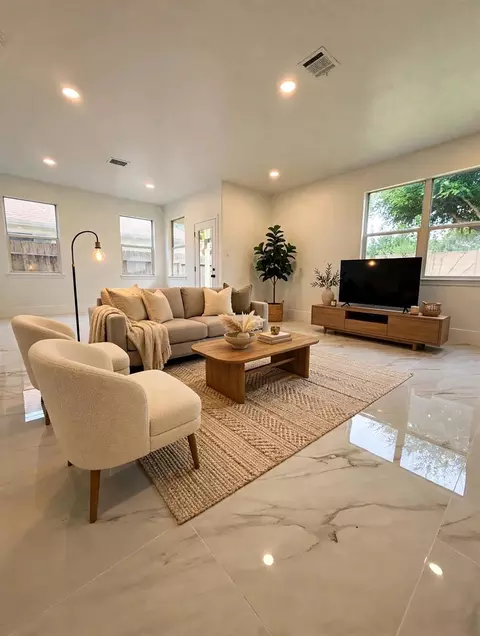 8003 Daylilly Creek Dr, Houston, TX 77083
