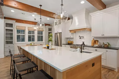 Kitchen - 27201 Double Culvert Rd, Hempstead, TX 77445 photo 5 of 8