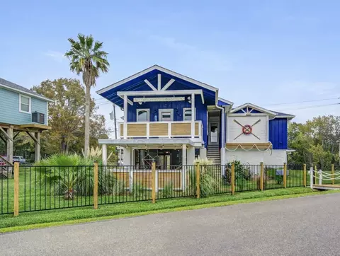 2108 Knollwood St, Kemah, TX 77565