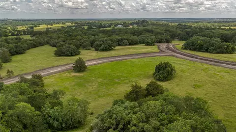 20 Ridgewood Ln, Brenham, TX 77833
