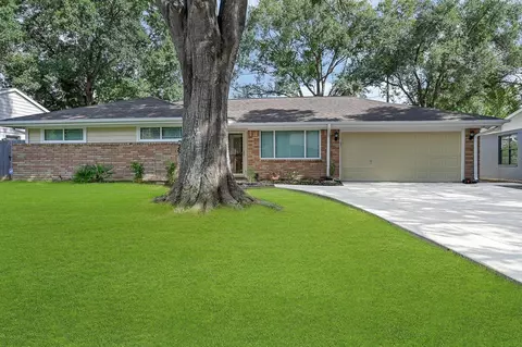 5623 Cerritos Dr, Houston, TX 77035