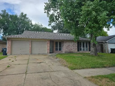 13630 Greenway Dr, Sugar Land, TX 77498