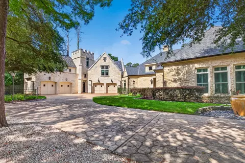 728 Crestbend Dr, Houston, TX 77042