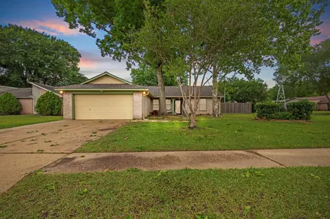 10502 Crescent Moon Dr, Houston, TX 77064