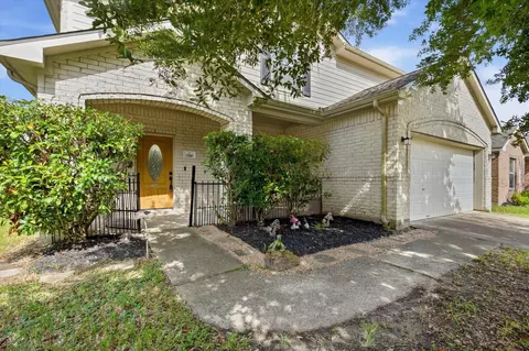7910 Albatross Rd, Baytown, TX 77523