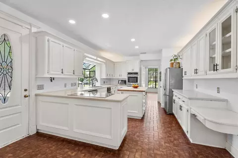 Kitchen - 16023 Mickleham Dr, Spring, TX 77379 photo 3 of 4