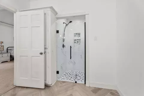 Bath - 16023 Mickleham Dr, Spring, TX 77379 photo 5 of 8