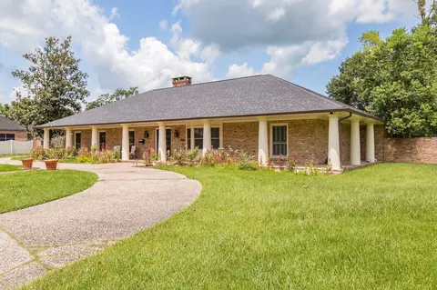 1005 Oak Dr, Liberty, TX 77575