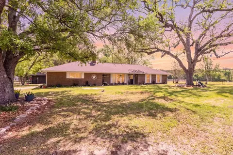 209 Camden Rd, Chester, TX 75936