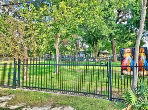 4108 Falls St, Houston, TX 77026