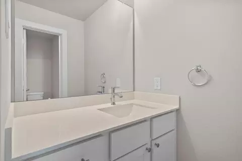 Bath - 192 Upland Dr, Waller, TX 77484 photo 4 of 6