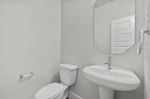 Bath - 192 Upland Dr, Waller, TX 77484 photo 1 of 6