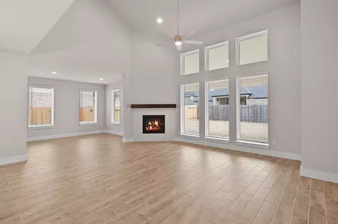 Living - 192 Upland Dr, Waller, TX 77484 photo 3 of 5