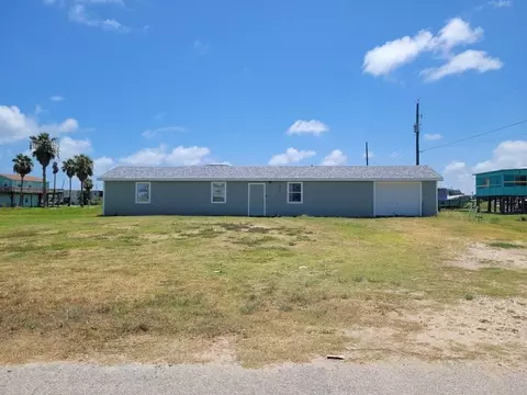 515 Thunder Rd, Surfside Beach, TX 77541