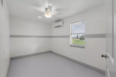 Bedroom - 515 Thunder Rd, Surfside Beach, TX 77541 photo 6 of 8