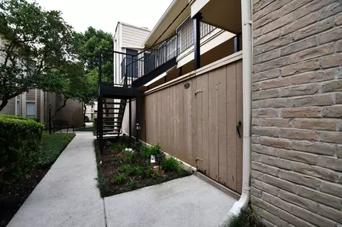 720 Bering Dr #169, Houston, TX 77057