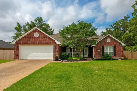 4107 Settlers Way, Bryan, TX 77808