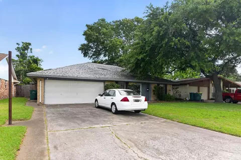 1844 Dolphin Dr, Seabrook, TX 77586