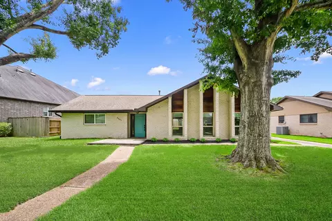 5207 Wigton Dr, Houston, TX 77096