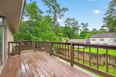 Exterior - 2 Kittiwake Ct, Spring, TX 77380 photo 6 of 10
