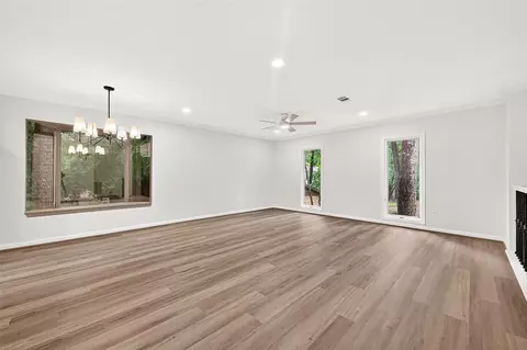 Living - 2 Kittiwake Ct, Spring, TX 77380 photo 5 of 11