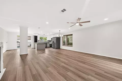 Living - 2 Kittiwake Ct, Spring, TX 77380 photo 6 of 11
