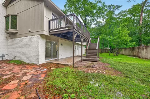Exterior - 2 Kittiwake Ct, Spring, TX 77380 photo 8 of 10