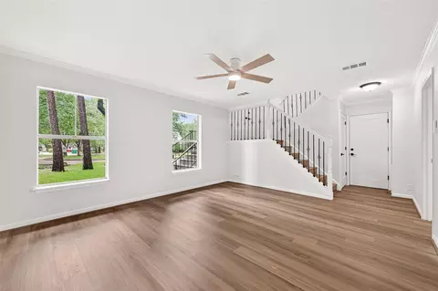 Living - 2 Kittiwake Ct, Spring, TX 77380 photo 2 of 11