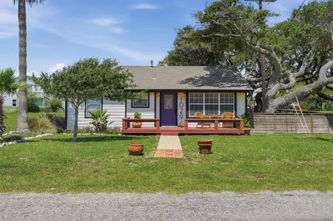 1029 Lady Claire St, Rockport, TX 78382