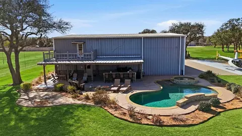 273 Stearman Dr, Louise, TX 77455