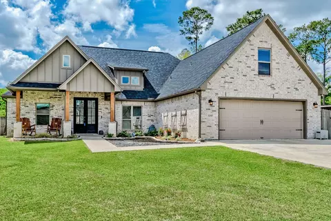 12110 Woodland Dr, Beaumont, TX 77705