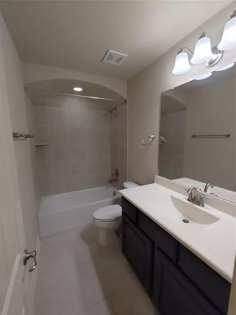 Bath - 9014 Meacom Dr, Conroe, TX 77384 photo 4 of 5