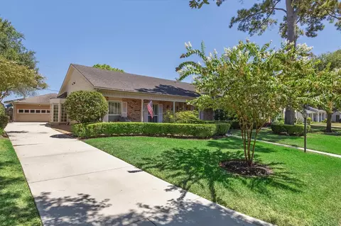 818 Olney Oak Dr, Houston, TX 77079