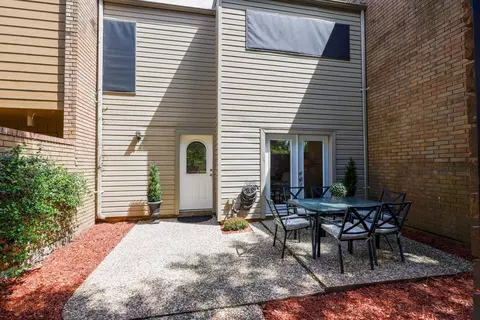 56 Caraway Cmn, Lake Jackson, TX 77566