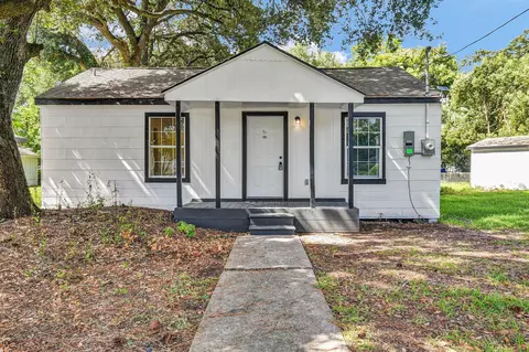 1332 Montgomery St, La Marque, TX 77568