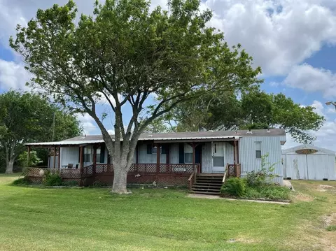 89 Edgewater, Port Lavaca, TX 77979