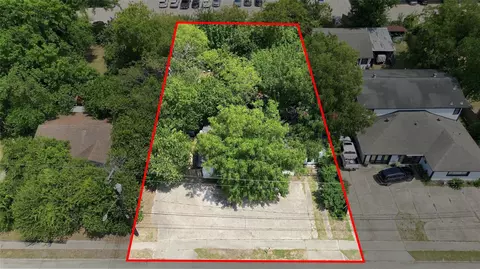 2082 Antoine Dr, Houston, TX 77055