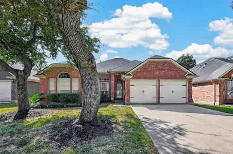 1615 Glacier Blue Dr, Fresno, TX 77545