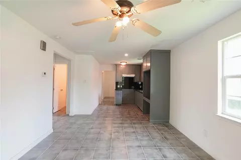 2407 Russell St, Houston, TX 77026