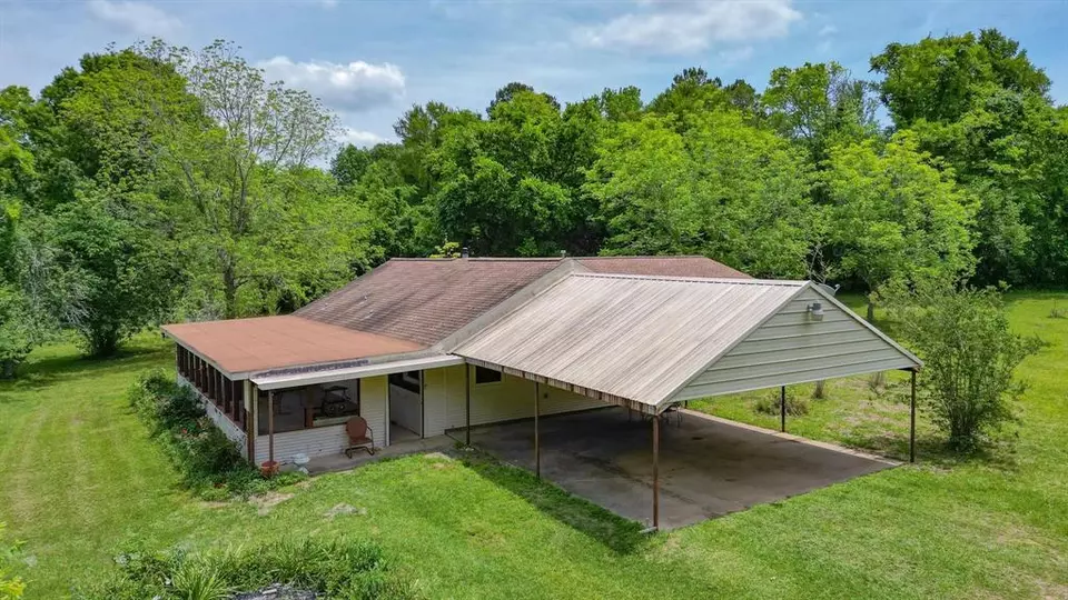 Exterior - 980 Hill Farm Rd, Coldspring, TX 77331 photo 1 of 2
