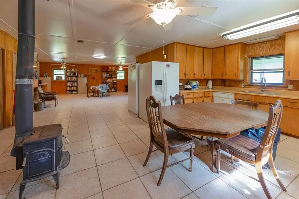 Dining - 980 Hill Farm Rd, Coldspring, TX 77331 photo 2 of 2