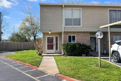 5005 Georgi Ln #204, Houston, TX 77092