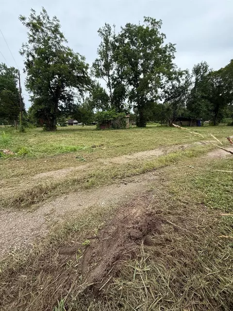 606 Highway 90, Ames, TX 77575 photo 6