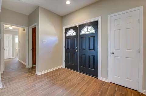 Entry Way - 1063 Apache Falls Dr, Katy, TX 77450 photo 2 of 3