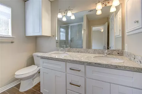 Bath - 1063 Apache Falls Dr, Katy, TX 77450 photo 1 of 3