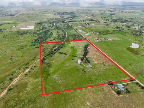 5848 Mieth Rd, Sealy, TX 77474