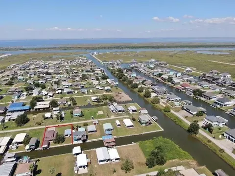 1120 1122 Prides Ln, Crystal Beach, TX 77650