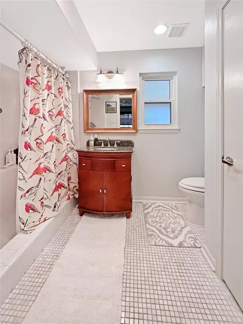 Bath - 6510 Twin Leaf Dr, Spring, TX 77379 photo 4 of 4