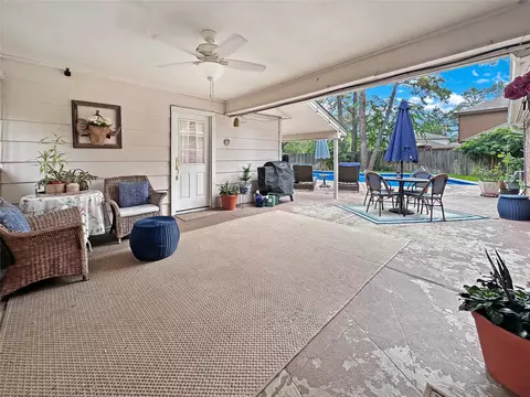 Exterior - 6510 Twin Leaf Dr, Spring, TX 77379 photo 7 of 11